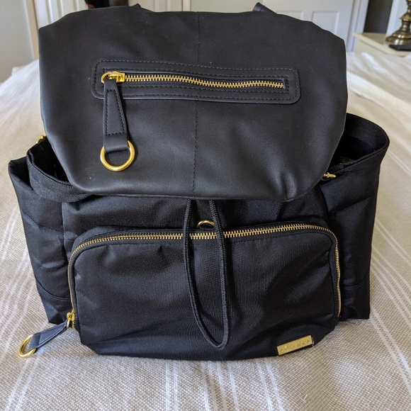 Skip Hop Chelsea Downtown Chic Diaper Backpack - Picture 4 of 9